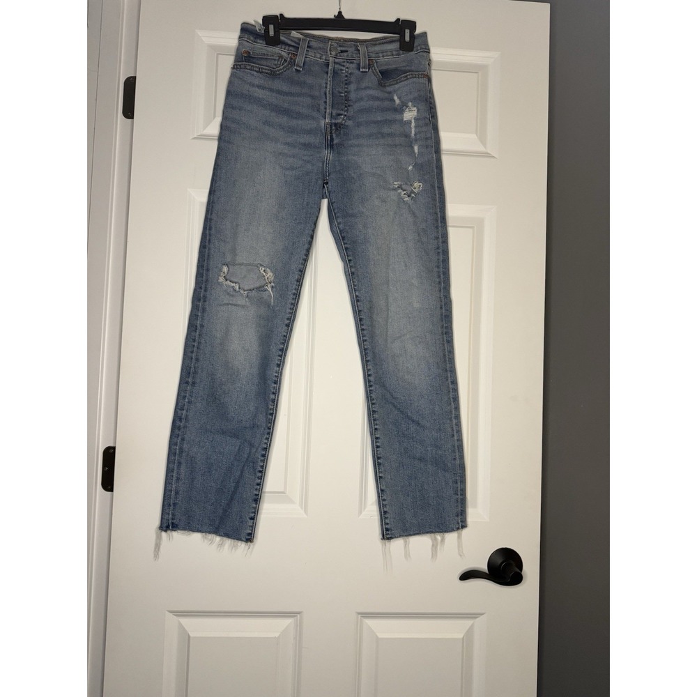 Levi Strauss Wedgie Straight Size 28 Distressed Fray Hem